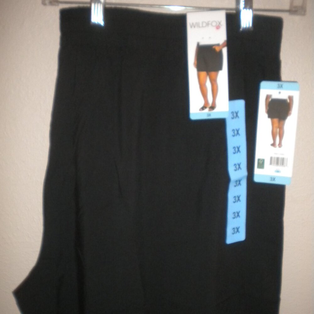 Wildfox Women's Plus Size 3X Black Rayon Elastic Back Waist Pullon Shorts NWT - Picture 3 of 5